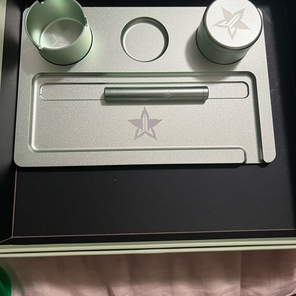 Jeffree star weed tray